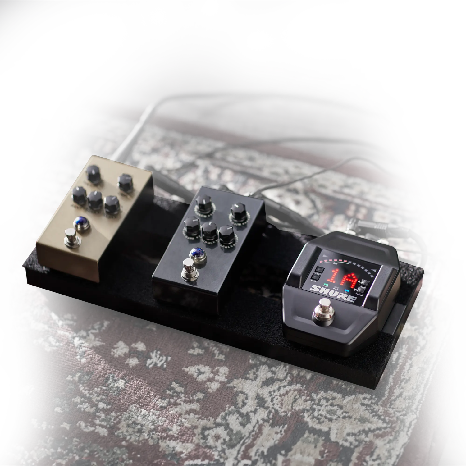 GLXD16+ - Digital Wireless Guitar Pedal System - Shure USA